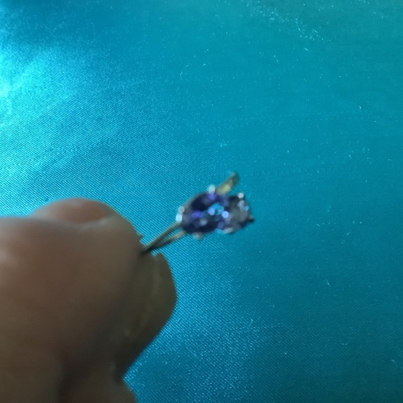 14kt white gold  and tanzanite earrings .see attached appraisal with details. - Picture 2 of 3